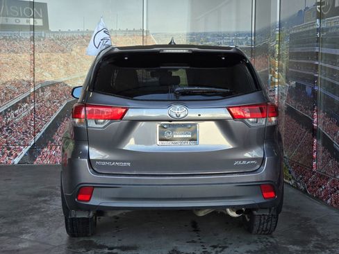 Certified 2019 Toyota Highlander XLE image 7