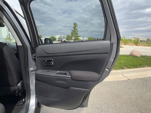 Used 2021 Mitsubishi Outlander Sport ES FWD image 11
