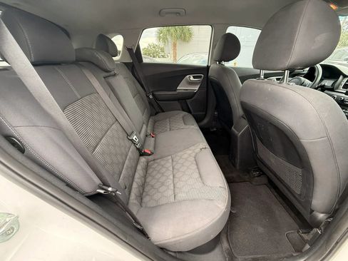 Used 2019 Kia Niro LX FWD image 12