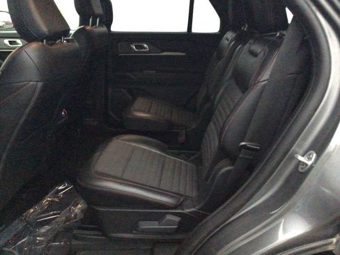 Used 2025 Ford Explorer ST-Line AWD/4WD image 10