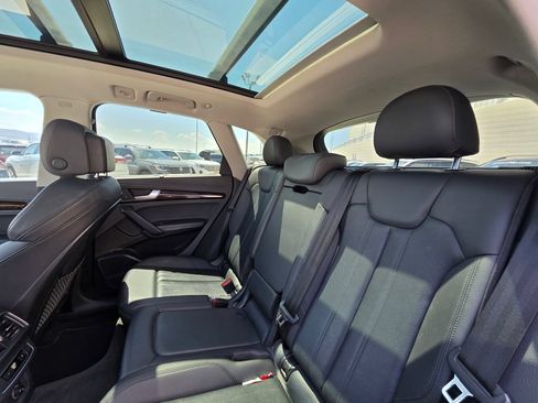 Used 2019 Audi Q5 2.0T Premium Plus w/ Premium Plus Package AWD/4WD image 18