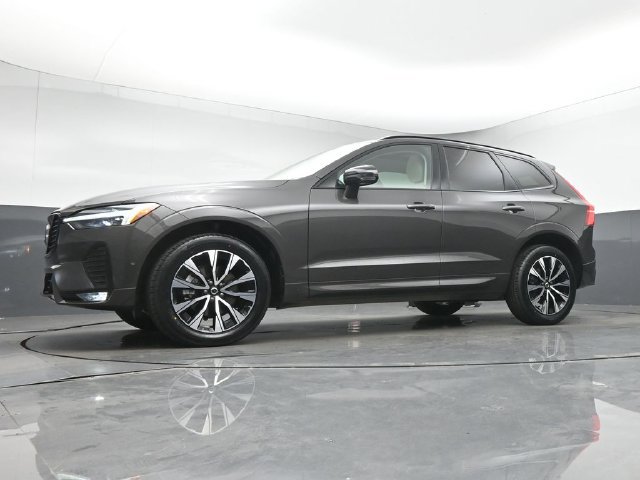 Used 2024 Volvo XC60 B5 Plus w/ Protection Package Premier AWD/4WD image 36