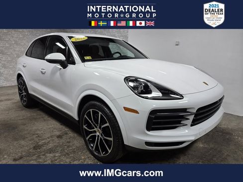 Used 2022 Porsche Cayenne Platinum Edition image 1