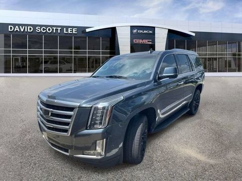 Used 2019 Cadillac Escalade Luxury AWD/4WD image 3