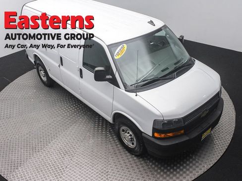 Used 2021 Chevrolet Express 2500 w/ Driver Convenience Package RWD image 3