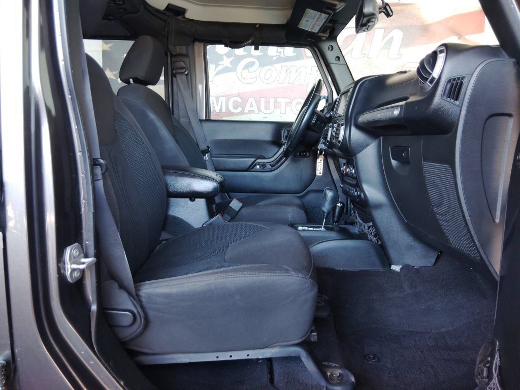 Used 2017 Jeep Wrangler Unlimited Sport AWD/4WD image 12