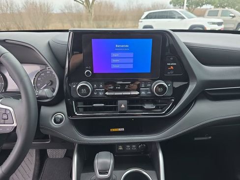 Used 2024 Toyota Highlander XSE image 21