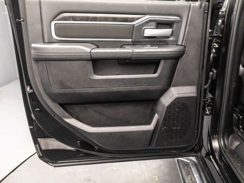 Used 2024 RAM 2500 Big Horn AWD/4WD image 34