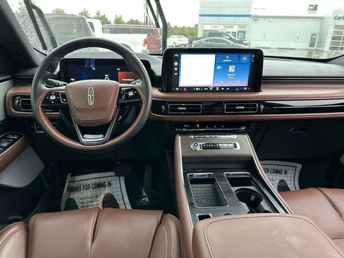 Used 2025 Lincoln Aviator Reserve w/ Equipment Group 201A AWD/4WD image 5