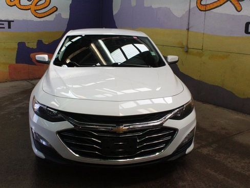 Used 2022 Chevrolet Malibu LT image 3