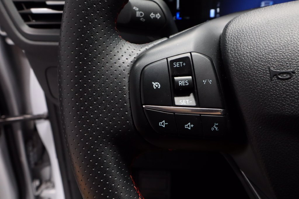 Certified 2025 Ford Escape ST-Line AWD/4WD image 26
