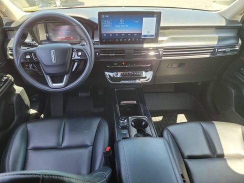 Used 2025 Lincoln Corsair FWD image 13