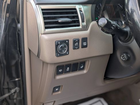 Used 2017 Lexus GX 460 Luxury AWD/4WD image 12