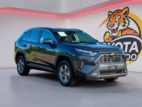 Used 2025 Toyota RAV4 XLE FWD image 3