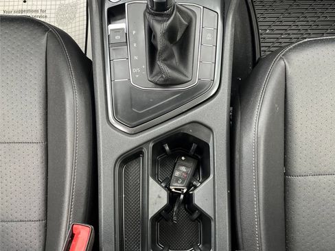 Used 2020 Volkswagen Tiguan SE image 15