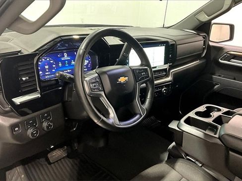 Used 2025 Chevrolet Silverado 1500 LT image 18