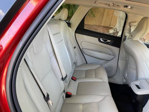 Used 2021 Volvo XC60 T5 Momentum AWD/4WD image 40