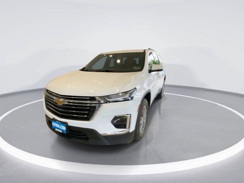 Used 2022 Chevrolet Traverse LT AWD/4WD image 4