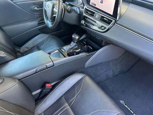 Used 2024 Lexus ES 300h w/ Accessory Package (Z1) FWD image 19