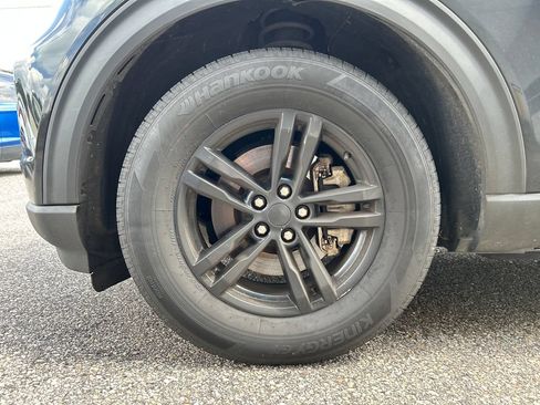 Used 2023 Ford Explorer XLT RWD image 7