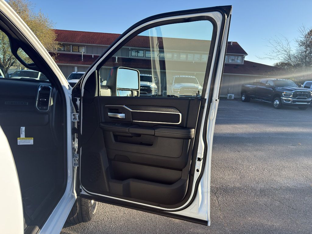 New 2026 RAM 3500 Big Horn AWD/4WD image 14