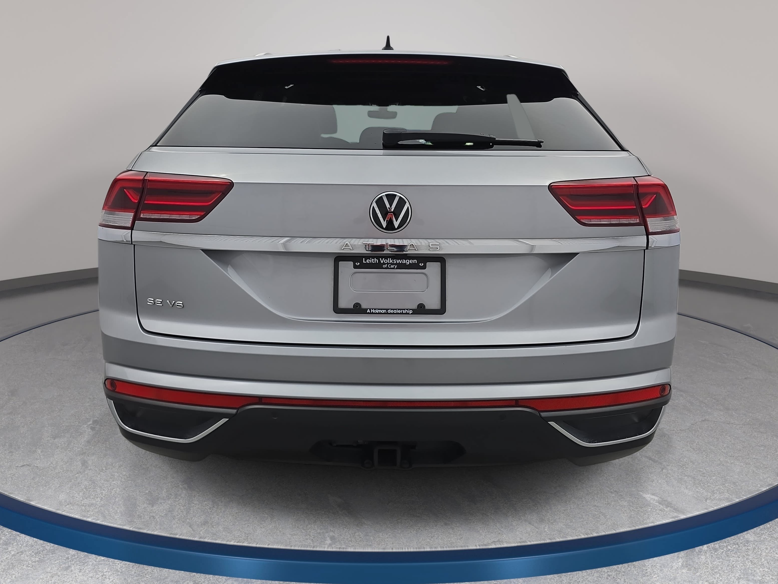 Used 2020 Volkswagen Atlas Cross Sport SE w/ Panoramic Sunroof Package FWD image 6