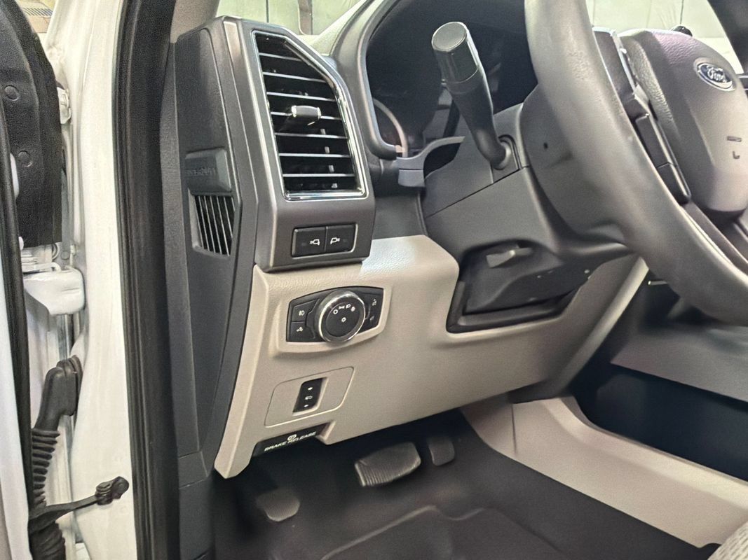 Used 2022 Ford F350 XLT w/ XLT Premium Package AWD/4WD image 28