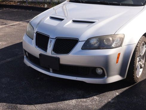 Used 2009 Pontiac G8 w/ Premium Package RWD image 5