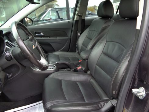 Used 2015 Chevrolet Cruze LT image 9