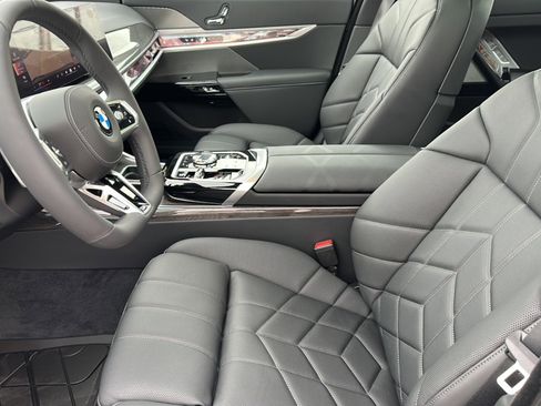 New 2026 BMW 740i RWD image 10
