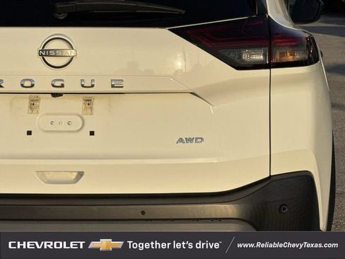 Used 2023 Nissan Rogue S AWD/4WD image 8