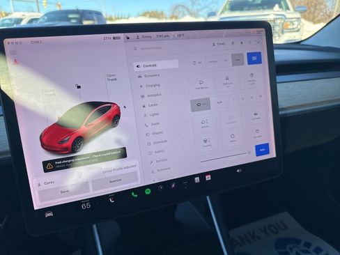 Used 2018 Tesla Model 3 Long Range image 23