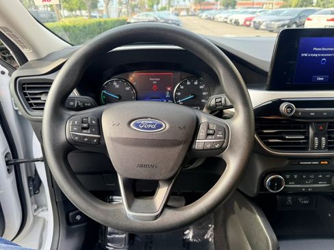 Used 2022 Ford Escape SE FWD image 21