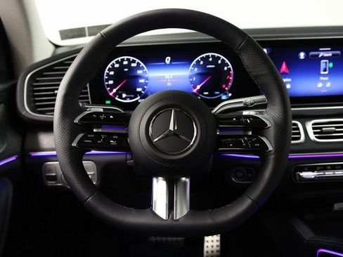 New 2026 Mercedes-Benz GLS 450 4MATIC image 9