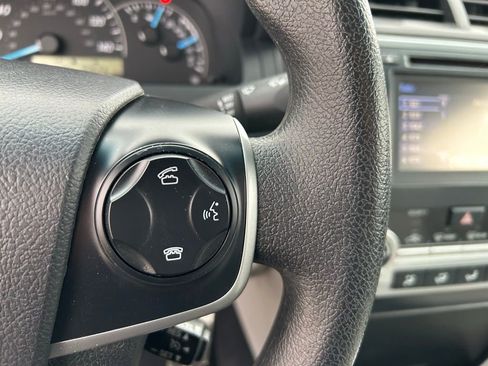 Used 2014 Toyota Camry L image 21