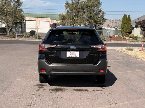 Used 2025 Subaru Outback Touring AWD/4WD image 4