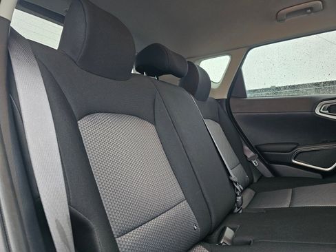Used 2022 Kia Soul LX w/ Technology Package image 12
