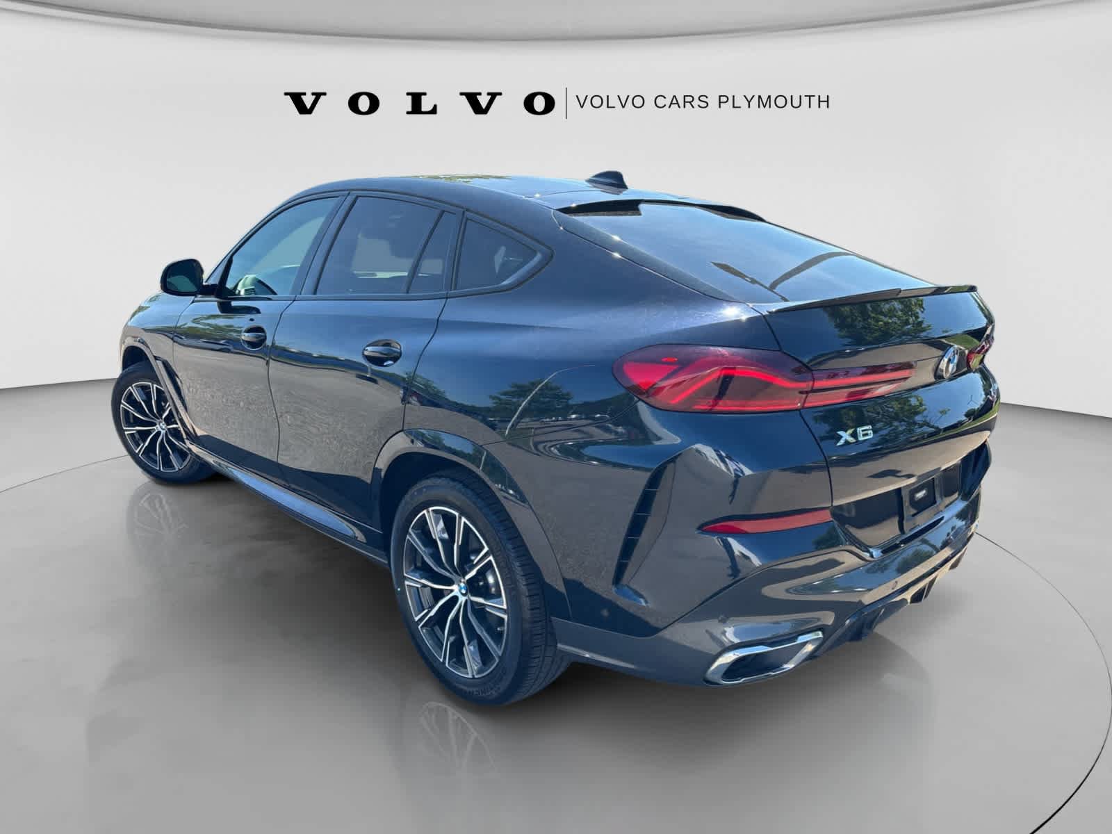 Used 2022 BMW X6 xDrive40i w/ M Sport Package AWD/4WD image 4