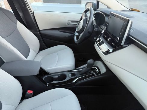 Used 2020 Toyota Corolla LE w/ Carpet Mat Package (TMS) image 9