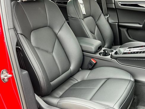 New 2026 Porsche Macan image 16