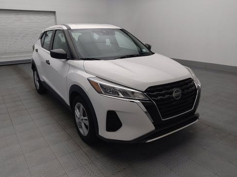 Used 2021 Nissan Kicks S FWD image 13