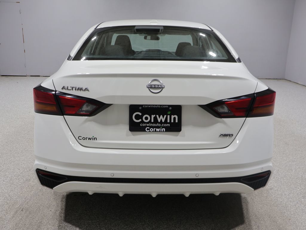 Used 2025 Nissan Altima 2.5 SV AWD/4WD image 3