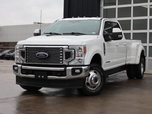 Used 2022 Ford F350 Lariat w/ Lariat Value Package image 3