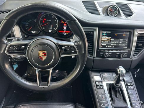 Used 2015 Porsche Macan Turbo AWD/4WD image 28