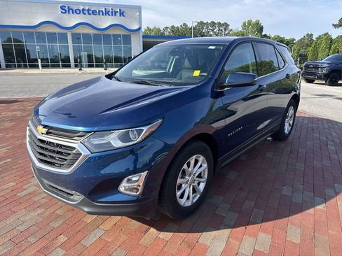 Used 2019 Chevrolet Equinox LT w/ Driver Convenience Package FWD image 1