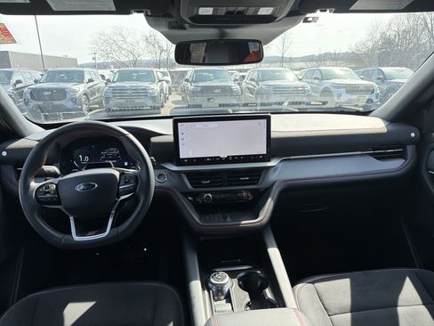 Used 2025 Ford Explorer ST AWD/4WD image 11