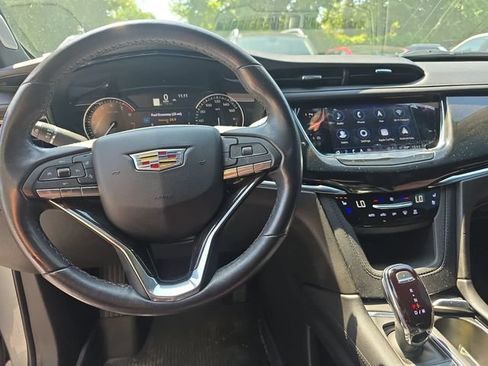 Used 2023 Cadillac XT6 Premium Luxury w/ LPO, Floor Liner Package FWD image 13