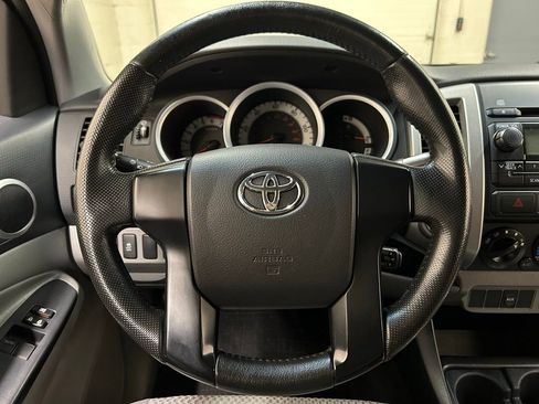 Used 2012 Toyota Tacoma 4x4 Access Cab V6 w/ SR5 Pkg image 17