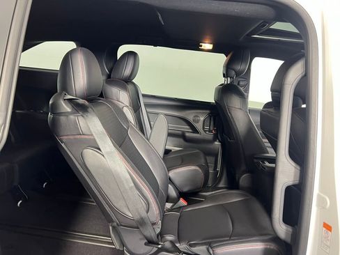 Used 2025 Toyota Sienna XSE image 29