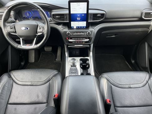 Used 2020 Ford Explorer ST w/ Premium Technology Package image 3